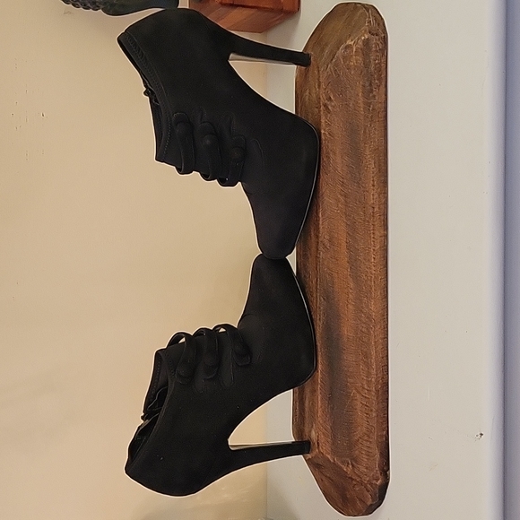 Jessica Simpson Black Booties - Picture 3 of 7